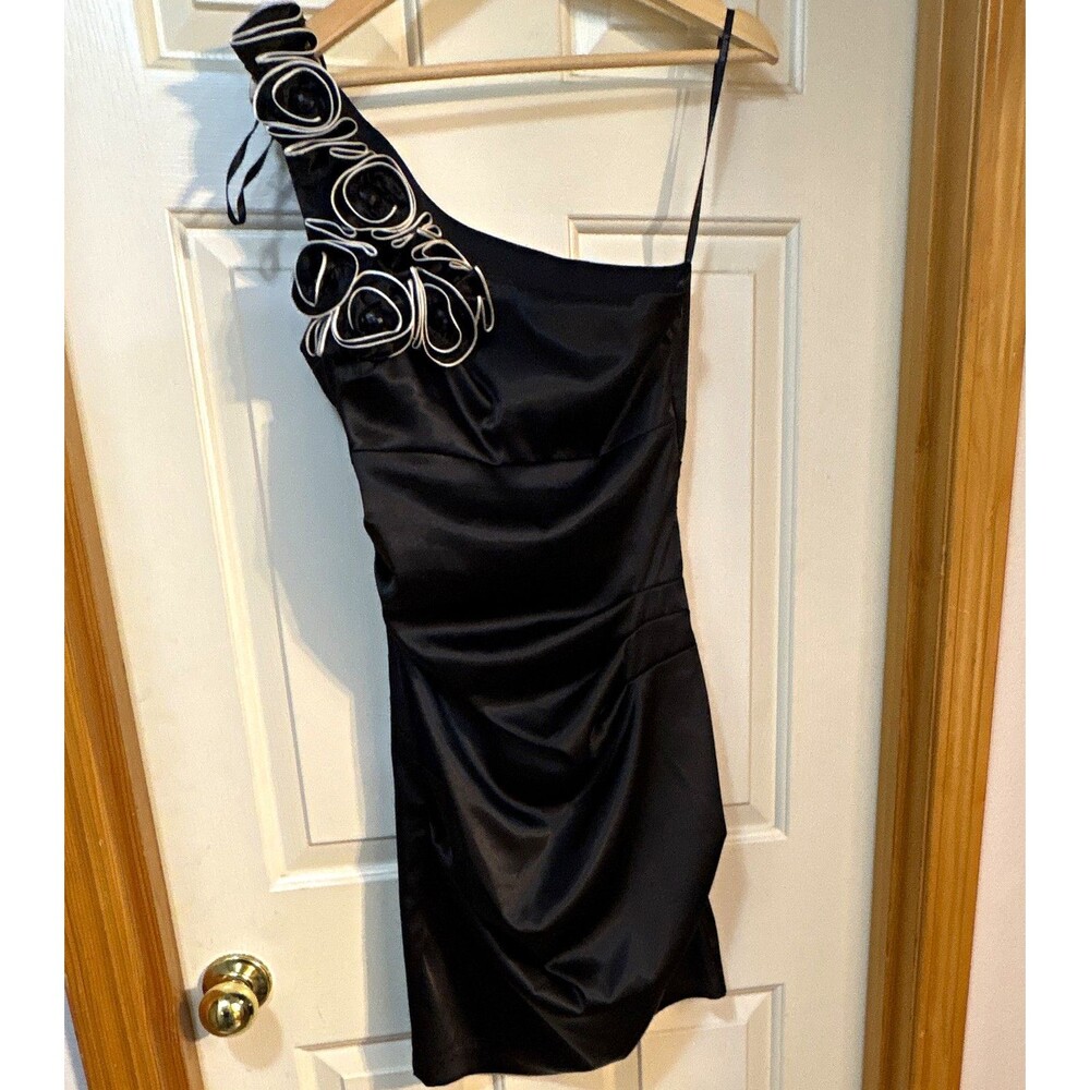 B. Darlin Black Satin One Shoulder Sheath Dress Juniors 7/8 Lined Zip